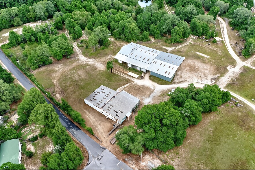 More Photos Of 5655 Buck Ward Rd, Baker Warehouse For Lease