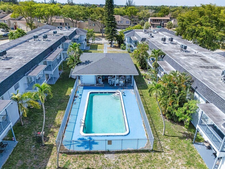 More Photos Of 2221 NW 58th Ave, Lauderhill Apartments For Sale