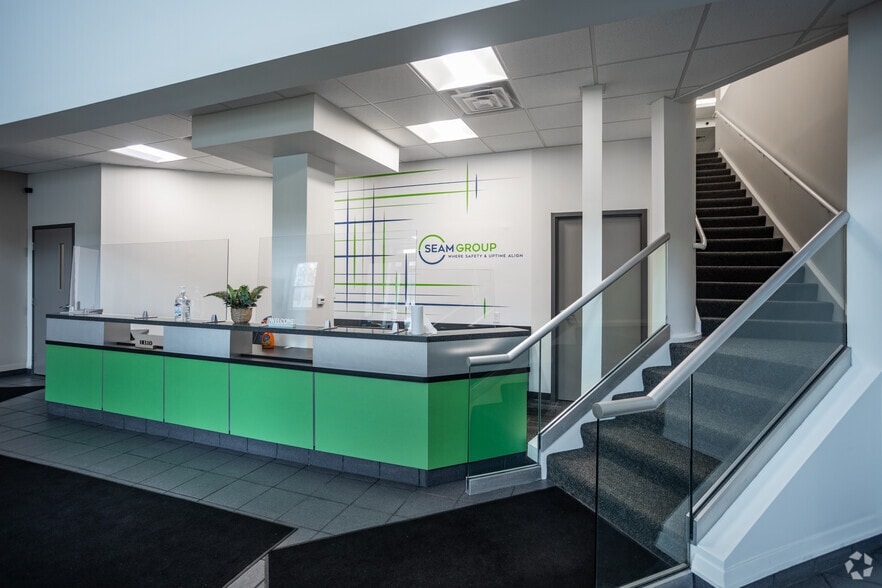 More Photos Of 21111 Chagrin Blvd, Beachwood Office For Lease