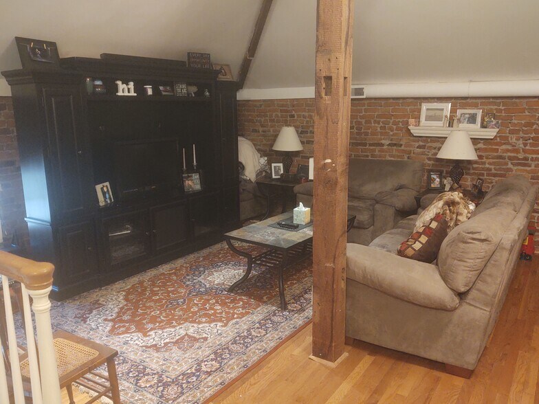 More Photos Of 45605 Cass Ave, Utica Apartments For Sale