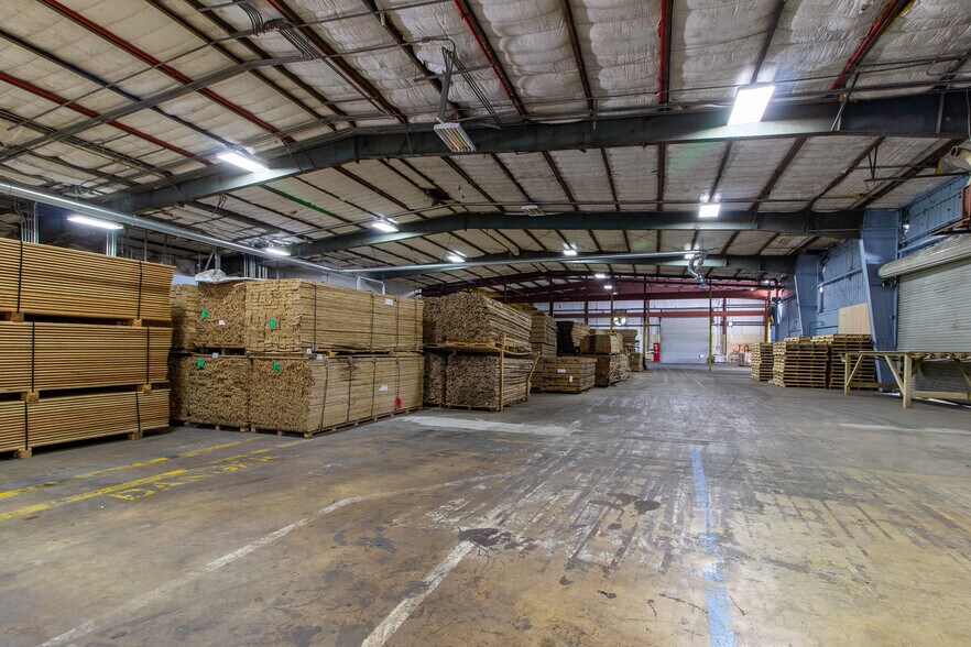 More Photos Of 310 Cypress Rd, Ocala Manufacturing For Lease