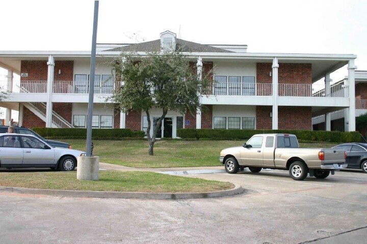 More Photos Of 7222 S Westmoreland Rd, Dallas Office For Lease