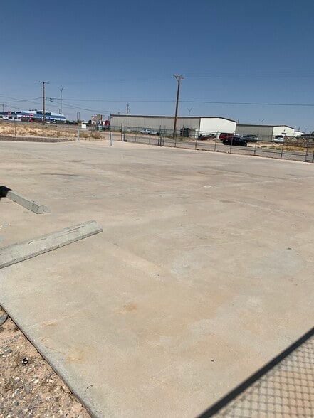 More Photos Of 12708 Montana Ave, El Paso Warehouse For Lease