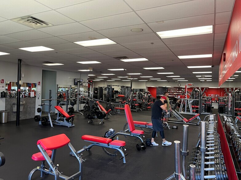 More Photos Of 1530-1540 Tramway Blvd NE, Albuquerque Storefront Retail Office For Sale