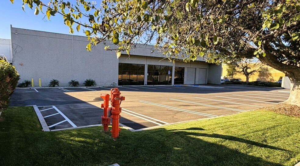 More Photos Of 5539 Ayon Ave, Irwindale Unknown For Lease