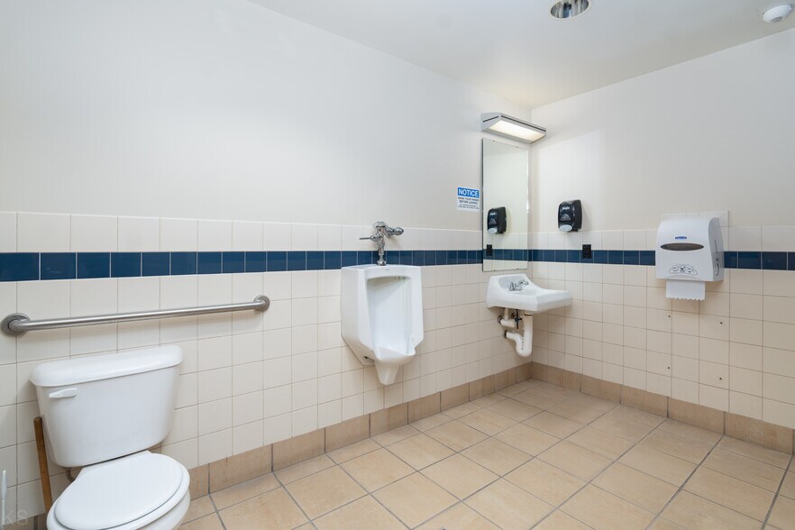 More Photos Of 3702 Hy Point Blvd, Rolla Industrial For Sale