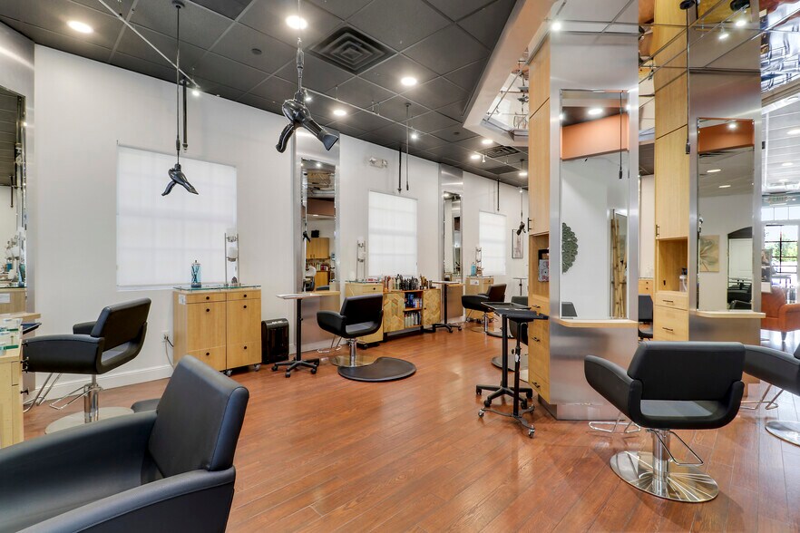 More Photos Of 266 NW Peacock Blvd, Port Saint Lucie Medical For Sale