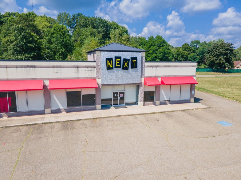 More Photos Of 2052-2070 Romig Rd, Akron Storefront For Sale