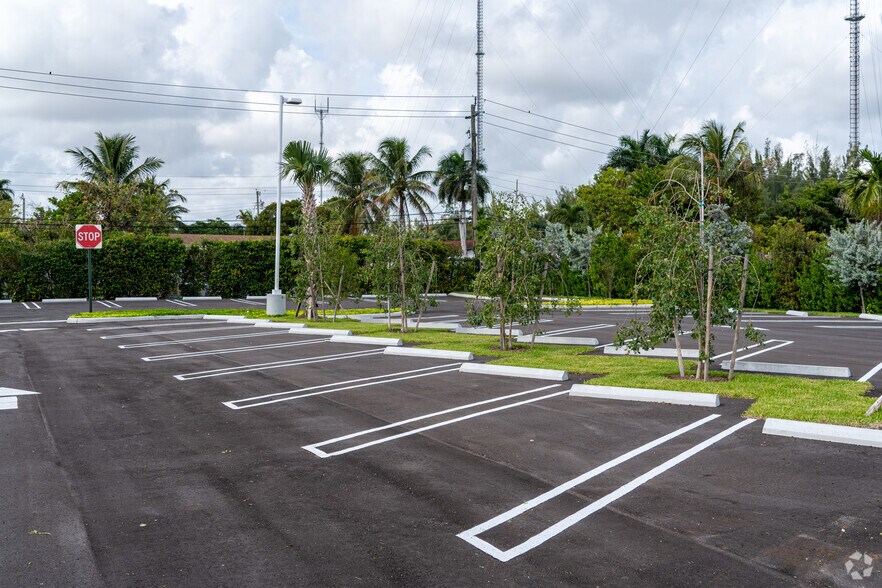 More Photos Of 20450 NW 2nd Ave, Miami Storefront For Lease