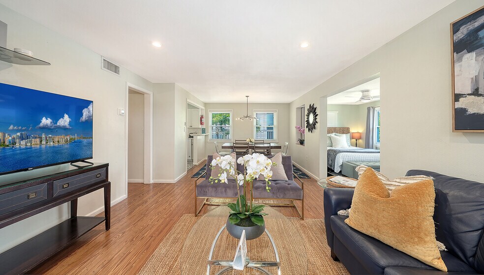 More Photos Of 5610 AVENIDA DEL MARE, Sarasota Specialty For Sale
