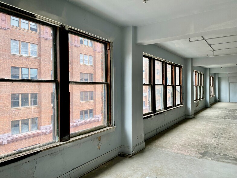 More Photos Of 1701-1709 Locust St, Saint Louis Warehouse For Sale