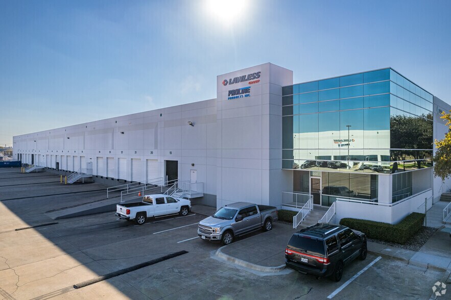 More Photos Of 11550 Newberry St, Dallas Warehouse For Lease