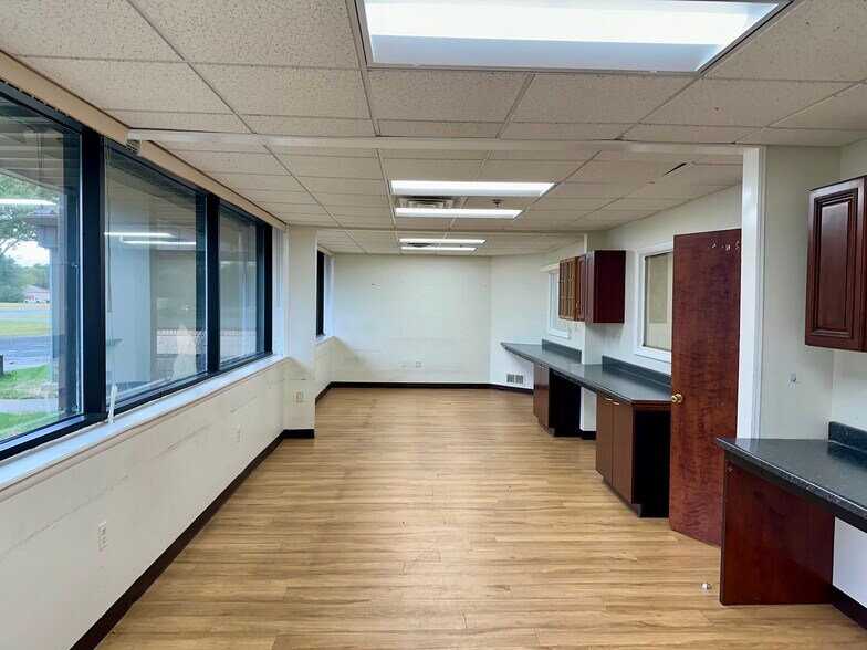 More Photos Of 505 Blue Ball Rd, Elkton Office For Lease