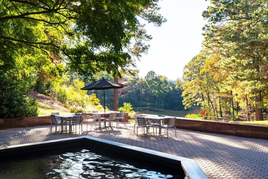 More Photos Of 1-2 Chase Corporate Dr, Hoover Business Park For Lease