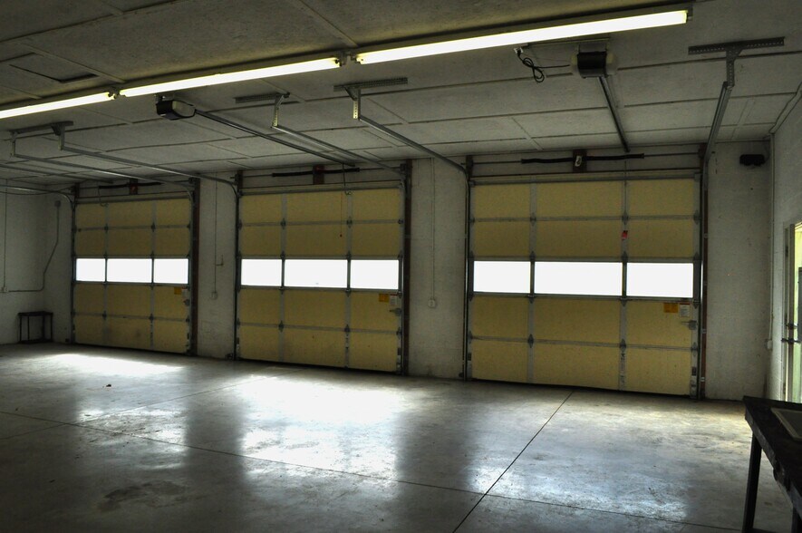 More Photos Of 6447 Rutledge Pike, Knoxville Office For Sale