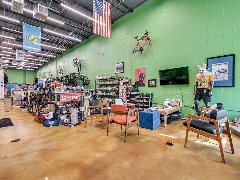 More Photos Of 111 N Broadway St, Tecumseh Office For Sale