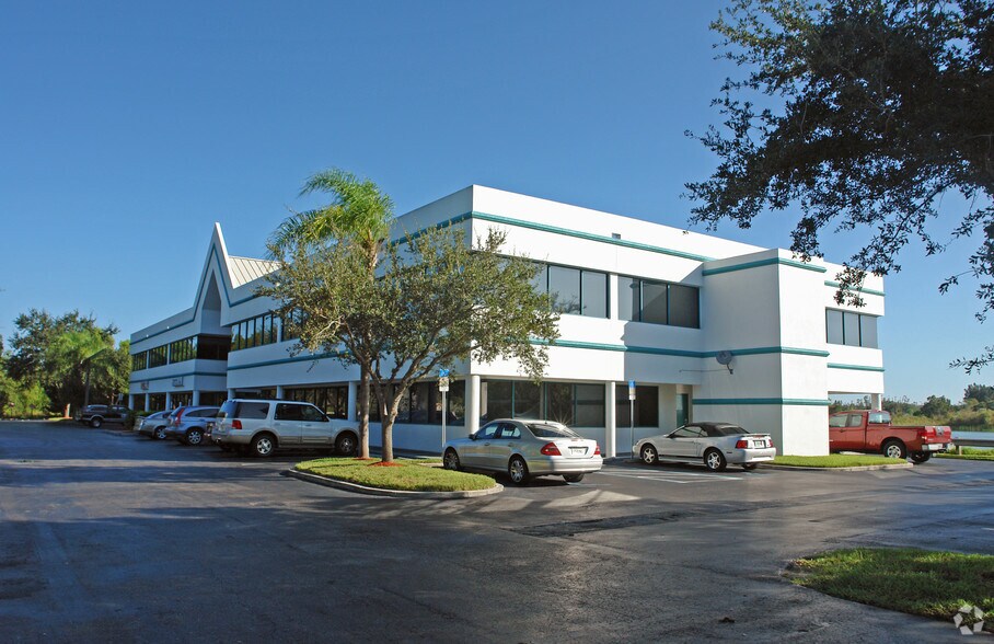 Primary Photo Of 17595 S Tamiami Trl, Fort Myers Medical For Lease