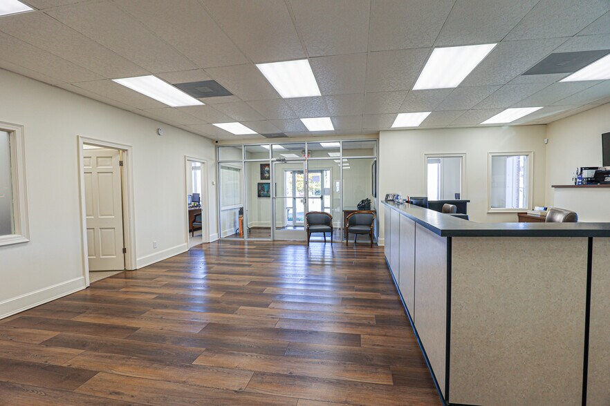 More Photos Of 630 Jefferson St, Paducah Office For Sale