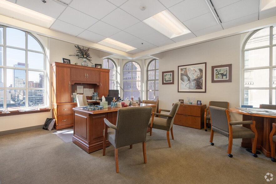 More Photos Of 701 Market St, Philadelphia Telecom Hotel Data Hosting For Lease