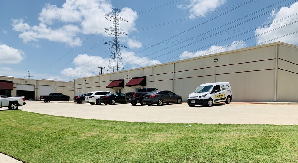 Primary Photo Of 13409 Western Oak Dr, San Antonio Warehouse For Lease