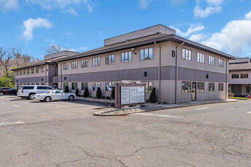 Primary Photo Of 2130 Highway 35, Sea Girt Medical For Sale