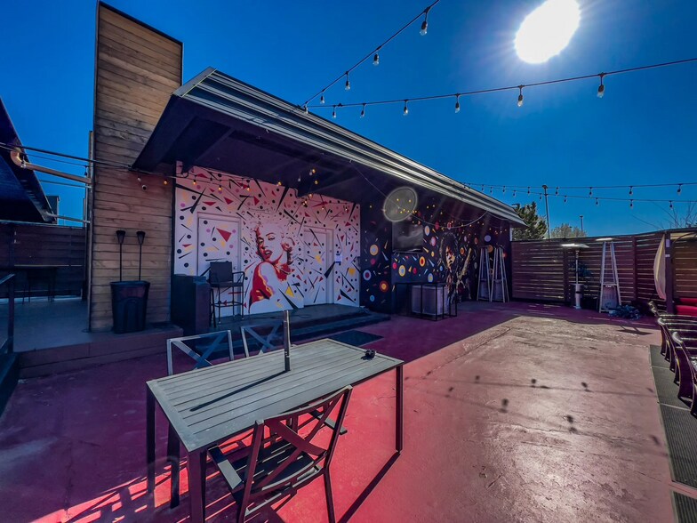 More Photos Of 5708 NW Expressway St, Oklahoma City General Retail For Sale