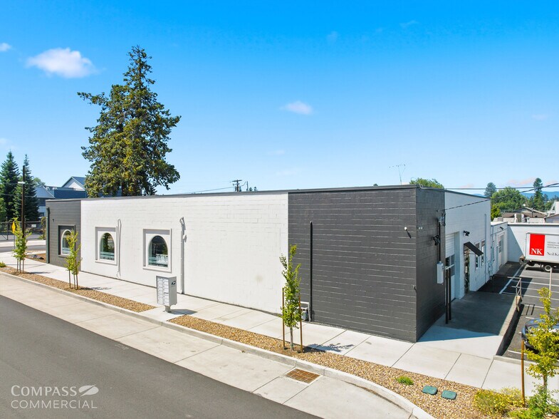 More Photos Of 180 & 190 NE Irving Avenue, Bend Office For Sale