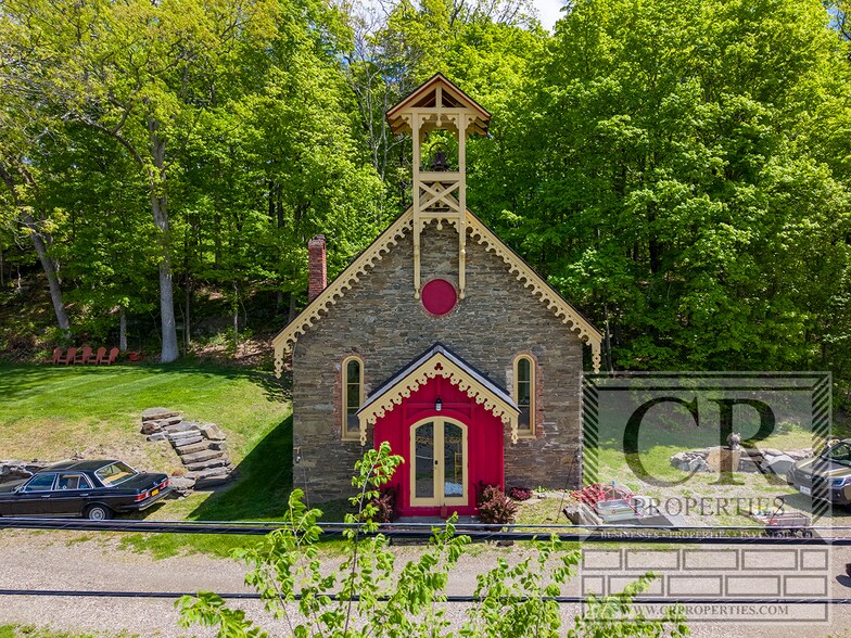 More Photos Of 5768-5774 Albany Post Rd, Rhinebeck Freestanding For Sale