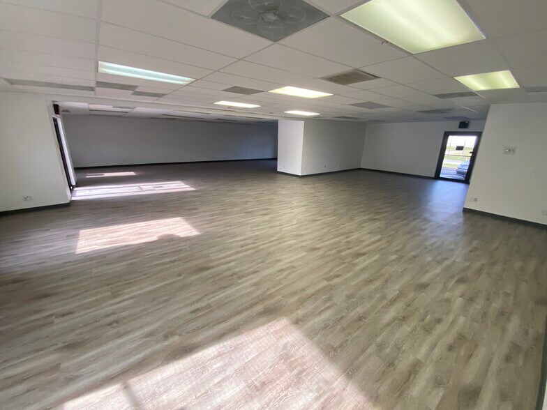 More Photos Of 13555 Automobile Blvd, Clearwater Medical For Lease