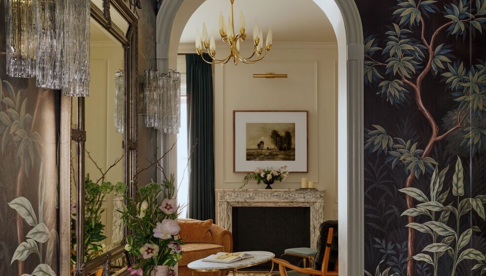 More Photos Of 200 S Broad St, Philadelphia Hotel For Lease