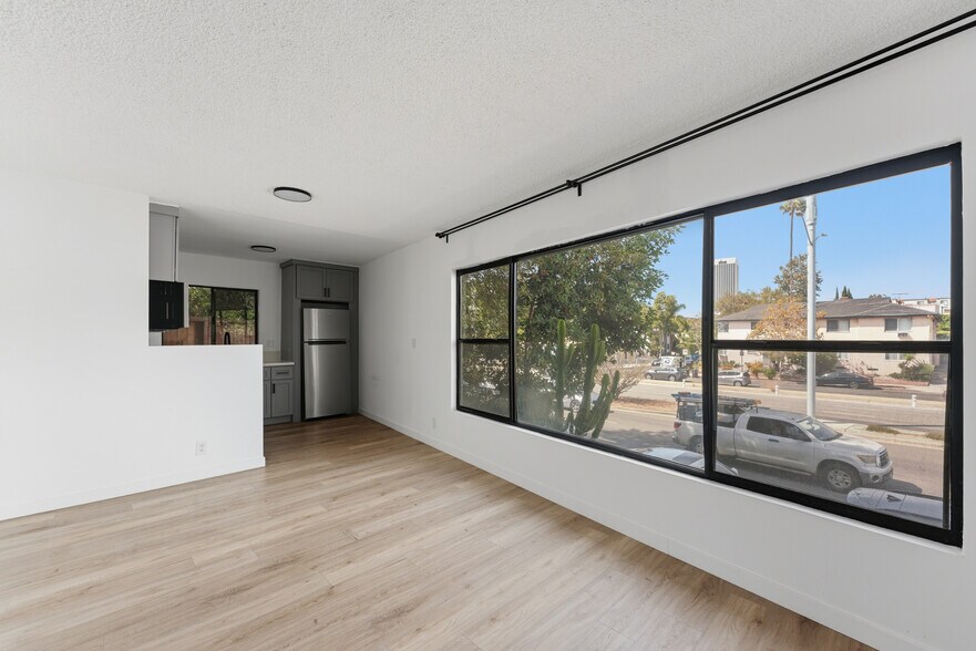 More Photos Of 5810 San Vicente Blvd, Los Angeles Apartments For Sale