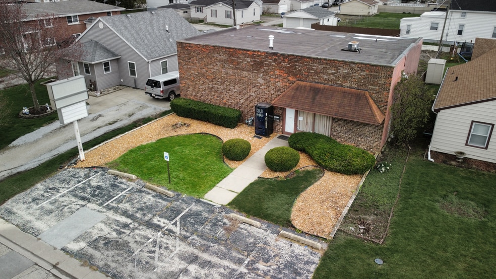 More Photos Of 516 E Broadway St, Bradley Office For Sale