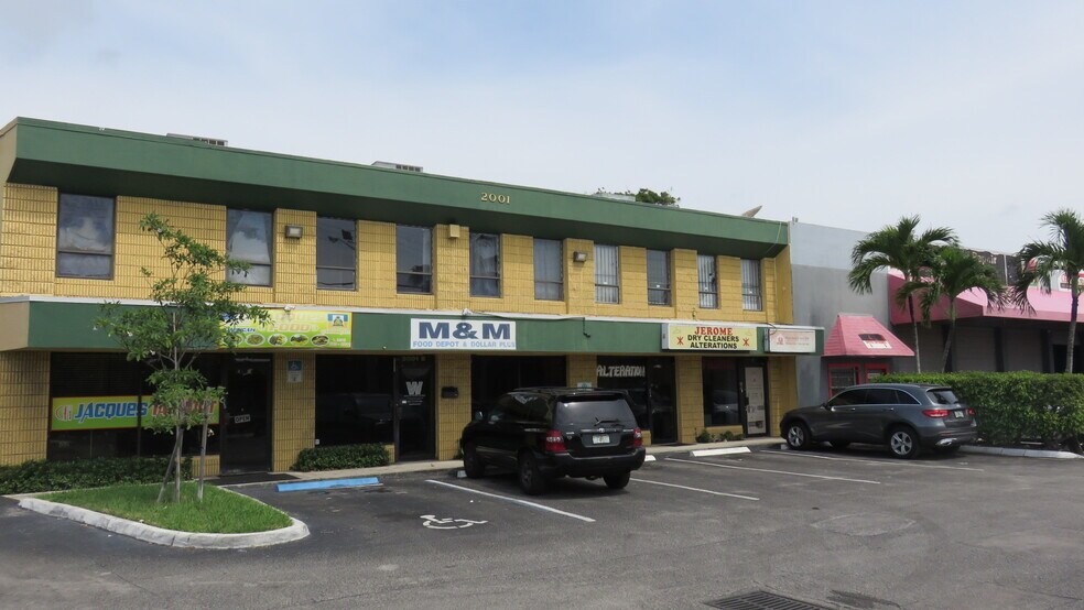 More Photos Of 2001 N Dixie Hwy, Pompano Beach Storefront Retail Office For Lease