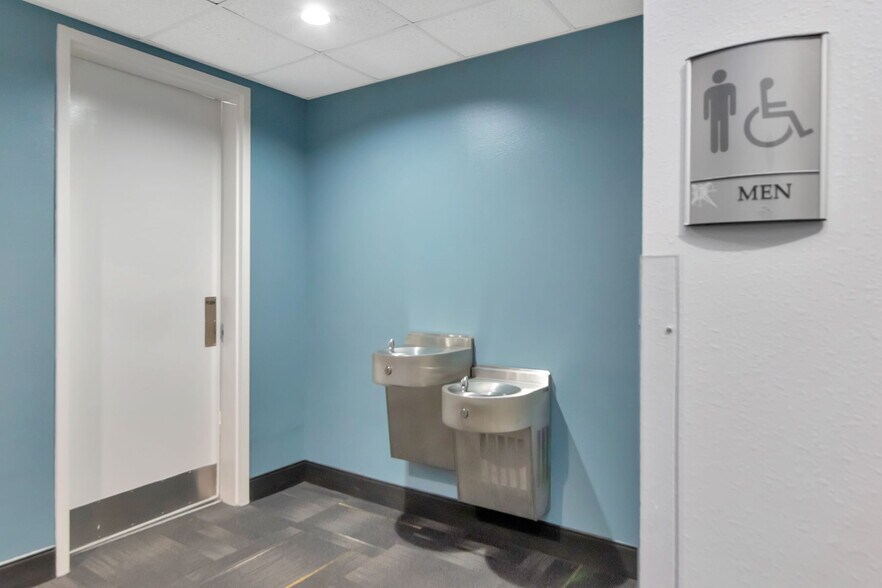 More Photos Of 1208 E Kennedy Blvd, Tampa Apartments For Lease