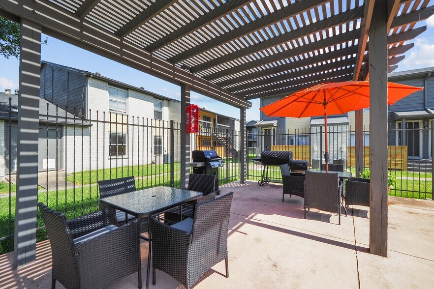 More Photos Of 4405 N Navarro St, Victoria Apartments For Sale