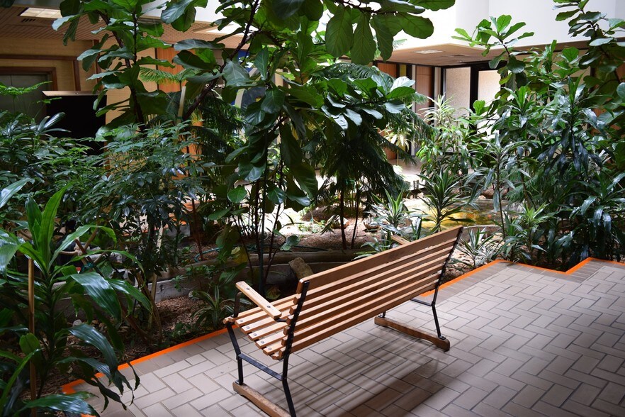 More Photos Of 6262 Weber Rd, Corpus Christi Office For Lease