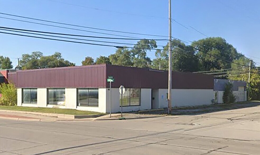 Primary Photo Of 319 N Mission St, Mt Pleasant Showroom For Lease