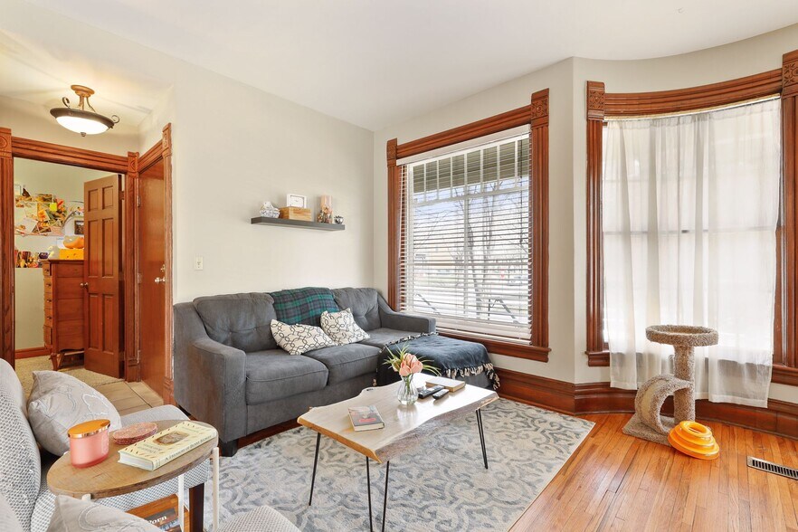 More Photos Of 197 Kent St, Saint Paul Multifamily For Sale