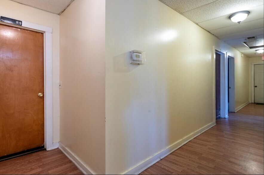 More Photos Of 1456 Dixon Rd, Elgin Assisted Living For Sale