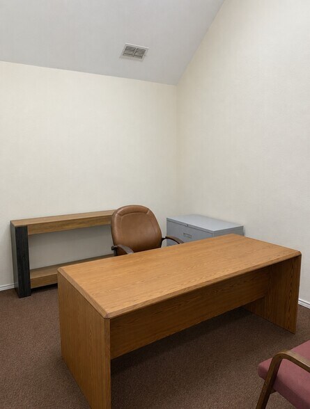 More Photos Of 192 W US Highway 380, Bridgeport Office For Sale