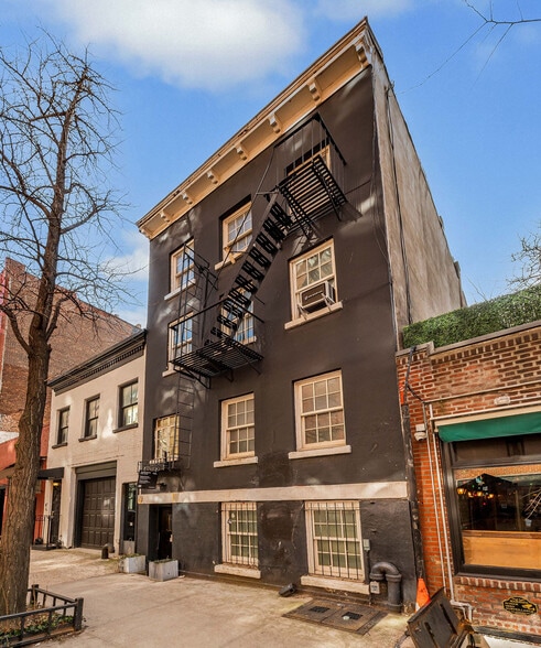 More Photos Of 32 Jane St, New York Apartments For Sale