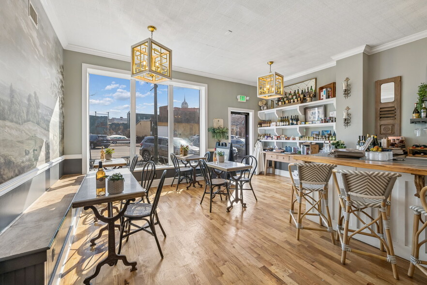 More Photos Of 109 E 6th St, Columbia Storefront For Sale