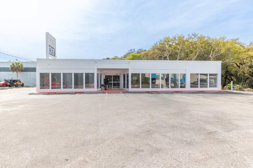 More Photos Of 1035 Anastasia Blvd, Saint Augustine Restaurant For Sale