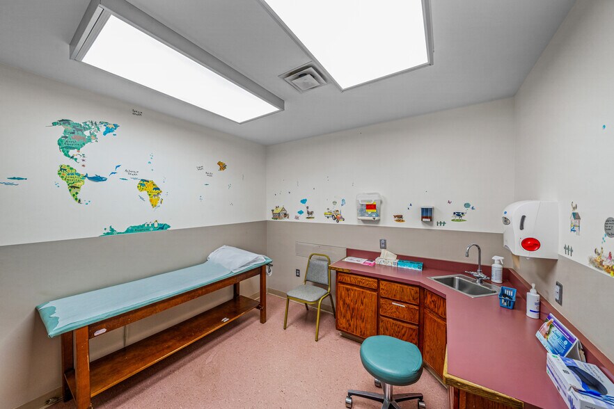 More Photos Of 15239 AL Highway 68, Crossville Medical For Sale