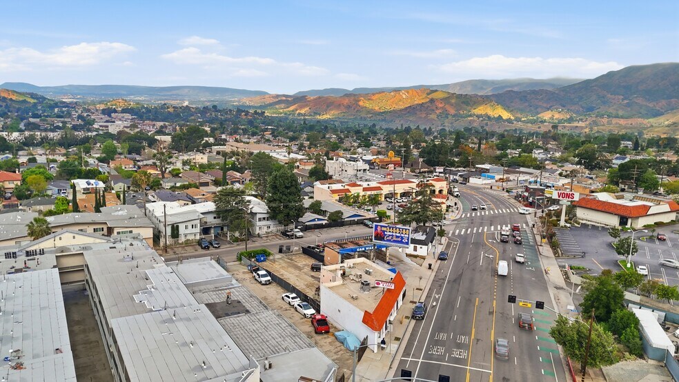 More Photos Of 7780 Foothill Blvd, Tujunga Restaurant For Sale