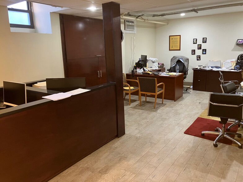 More Photos Of 2430 Tratman Ave, Bronx Apartments For Lease