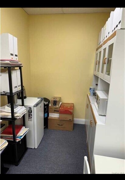 More Photos Of 275 N Middletown Rd, Pearl River Medical For Lease