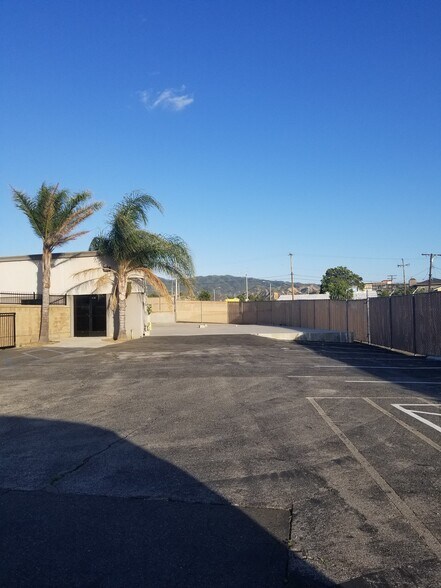 More Photos Of , Santa Clarita Office For Sale