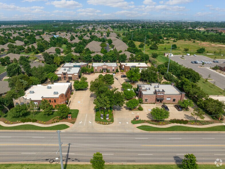 More Photos Of 15712 N Pennsylvania Ave, Edmond Unknown For Lease