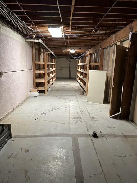 More Photos Of 1640-1670 North Ave, Grand Junction Veterinarian Kennel For Sale